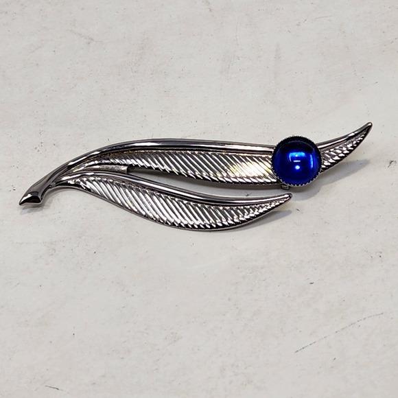 Fashion Jewelry Jewelry - Modernist Leaf Blue Cabochon Brooch Pin Vintage Costume Jewelry Silver Tone